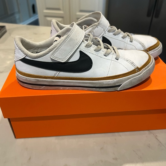Kids Nike Court Legacy size 1.5 - Picture 1 of 6
